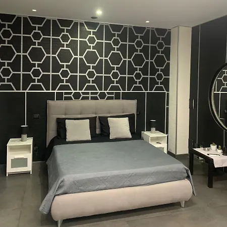 Luxury Mimi בארי